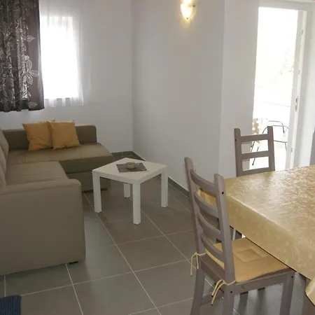 In Mit Eigenem Balkon - B59519 Apartamento